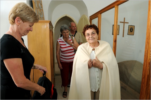 mete vidt jej skromn pokojk a vyzkouet si jej pl᚝