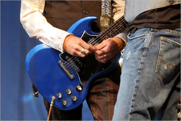 benefi�n� koncert SonicFlood