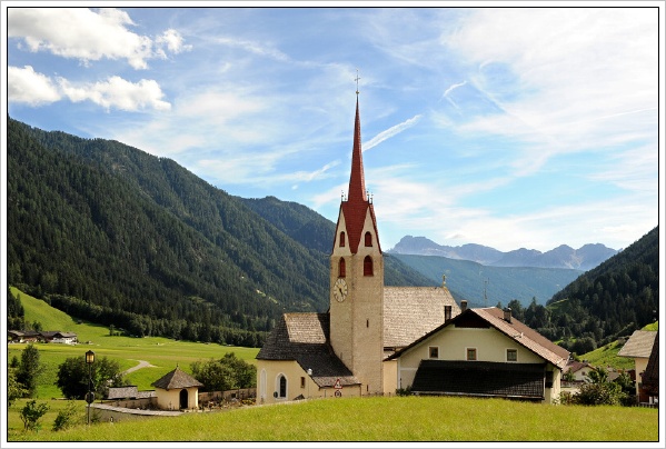 Obec soused�c� s na��m m�ste�kem: St. Magdalena.