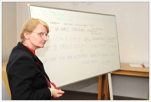 Doc. Ludmila Muchov� se uj�m� bravurn� veden�.