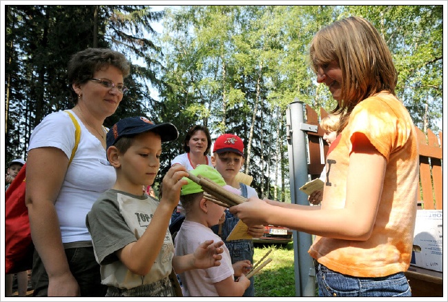 Budeme je�t� pot�ebovat bambusov� h�lky.