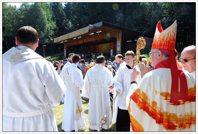 Liturgick� pr�vod byl u� p�ipraven.