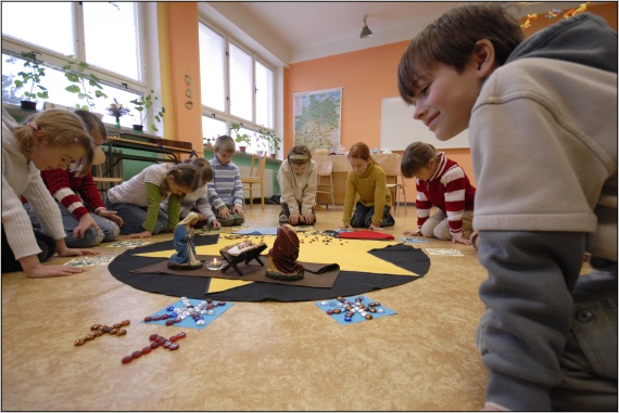 Je jasn� kdo z autor� chod� do n�bo�enstv�.